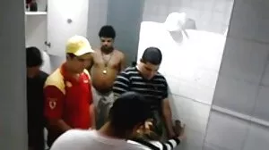 මැඩි මැයි සමඟ ගුද දිනය