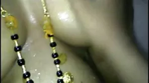 Avi ඇය එය ක්‍රියා කරන ආකාරය අපට පෙන්වයි