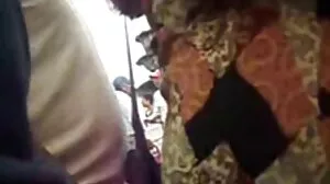 වැල්ගේ දැවැන්ත බූරුවා කෙලවා වන්දනාමාන කළේය